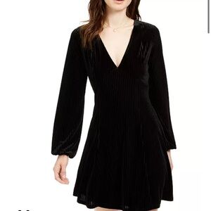 19 Cooper Elegant Black Velvet Dress